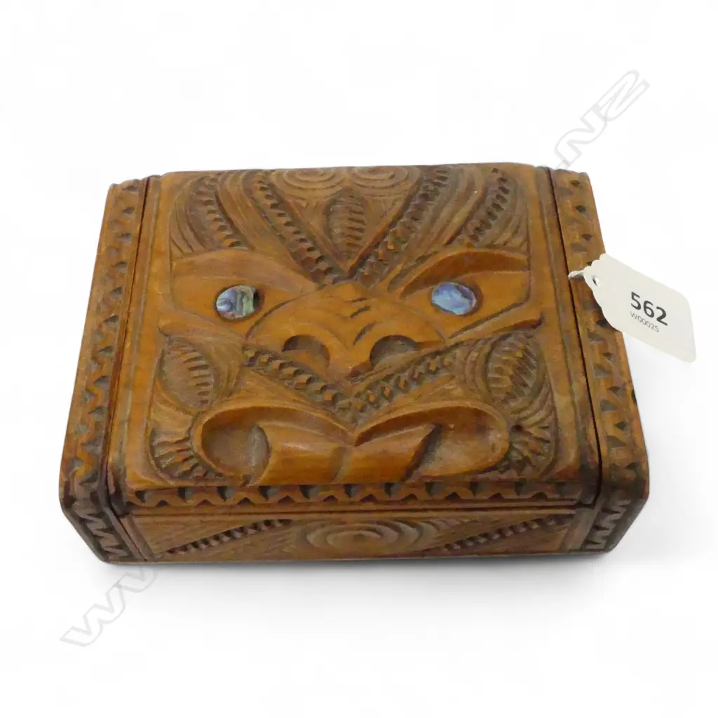 CARVED MAORI WOODEN BOX  Image 1++