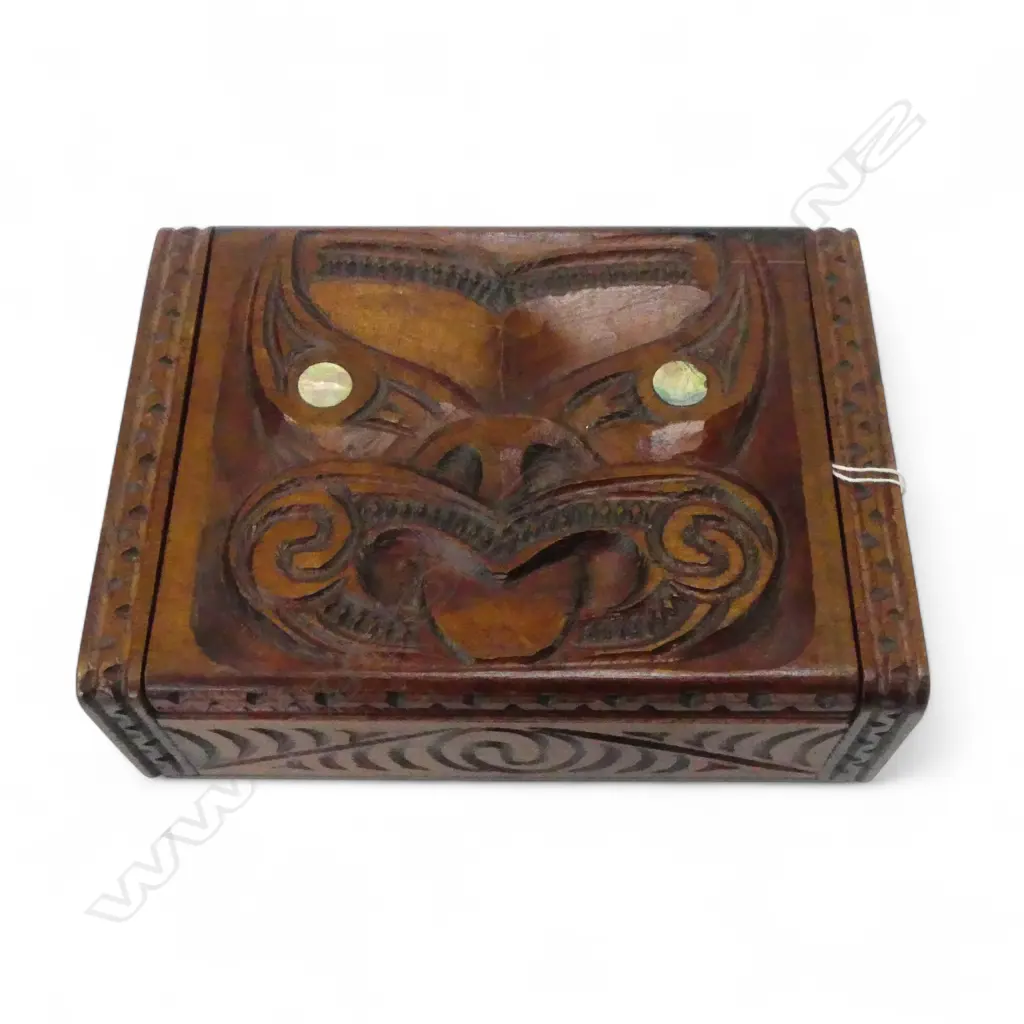CARVED MAORI WOODEN BOX Image 1++