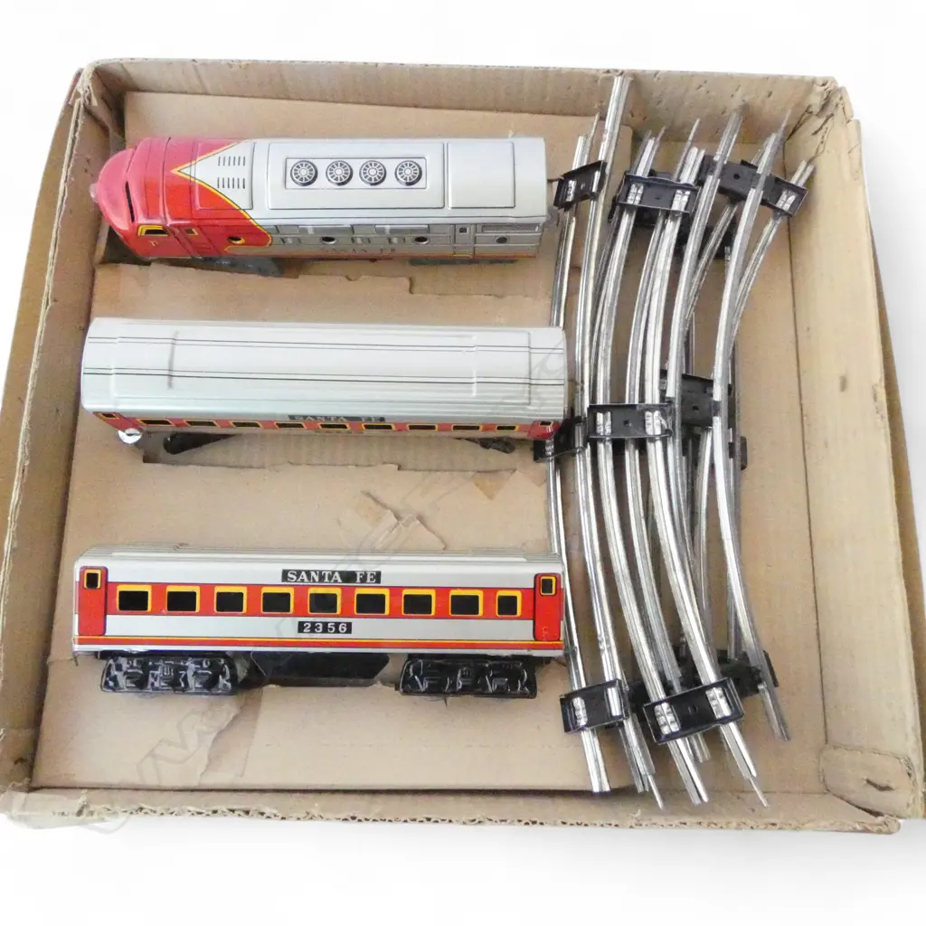BOXED STANDARD VINTAGE ELECTRIC RAILWAY NO2 TRAIN 2 CARRIAGES & TRACK L310MM Image 1++