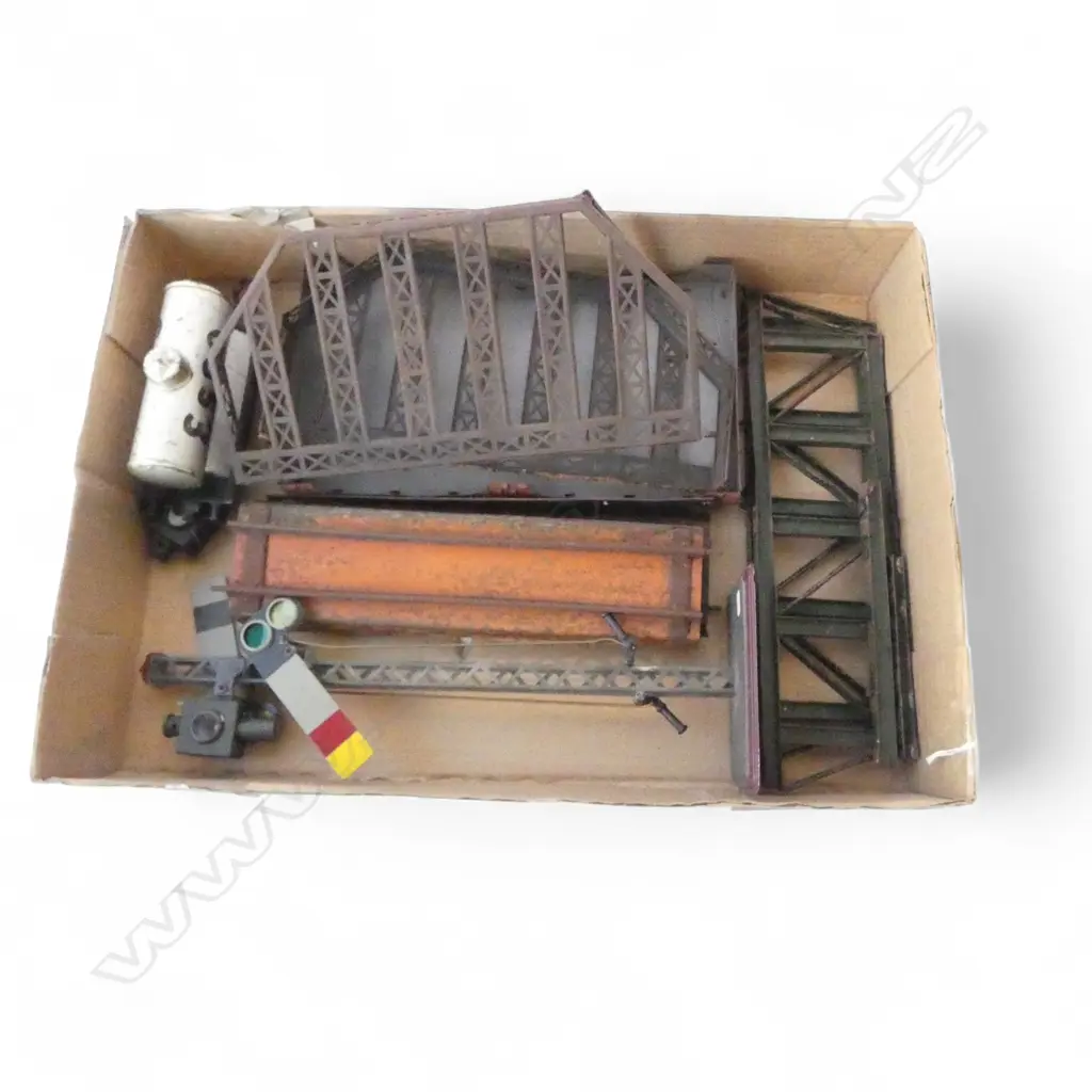 VINTAGE HORNBY RAILWAY SIGNAL LIGHT H330MM BAILEY BRIDGE ETC Image 1++
