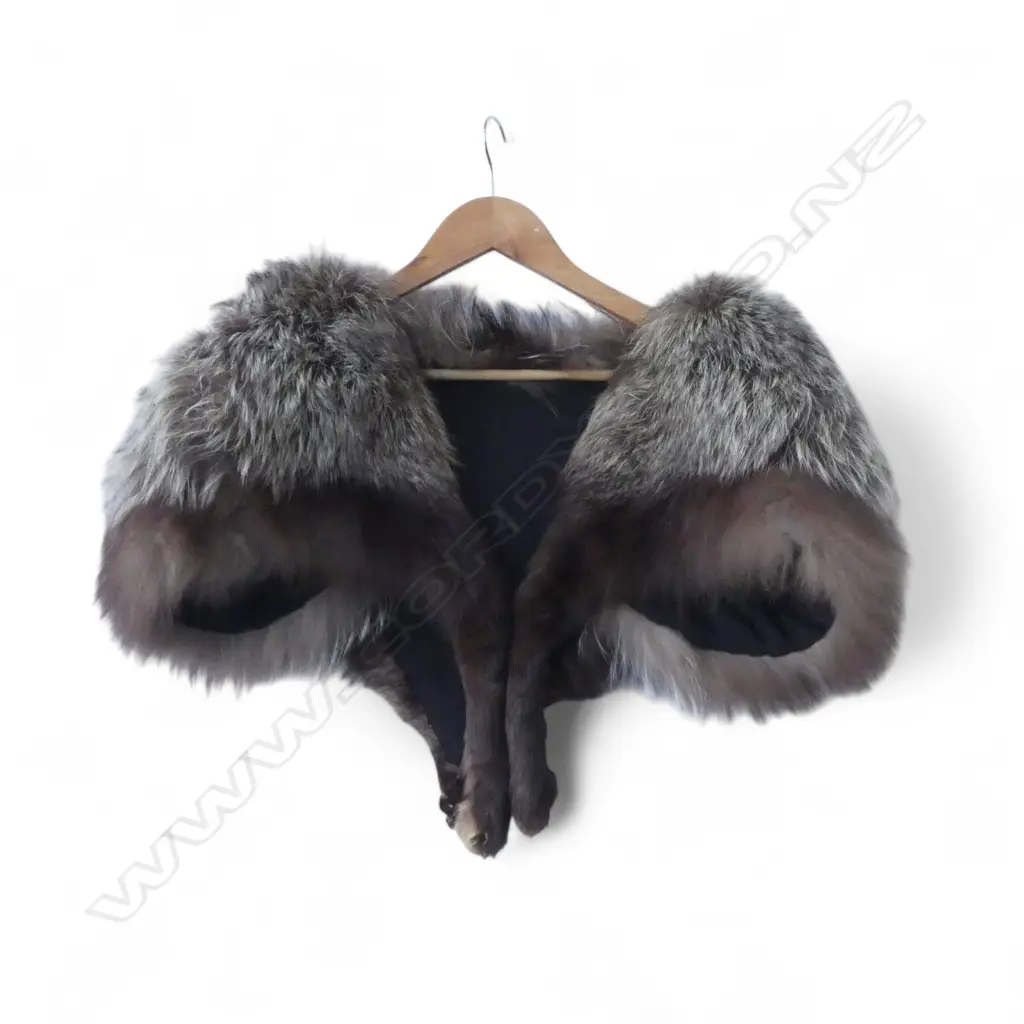 FUR STOLE Image 1++