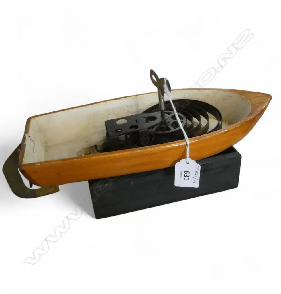 MODEL WIND UP BOAT, WORKING L.310mm Image 1++