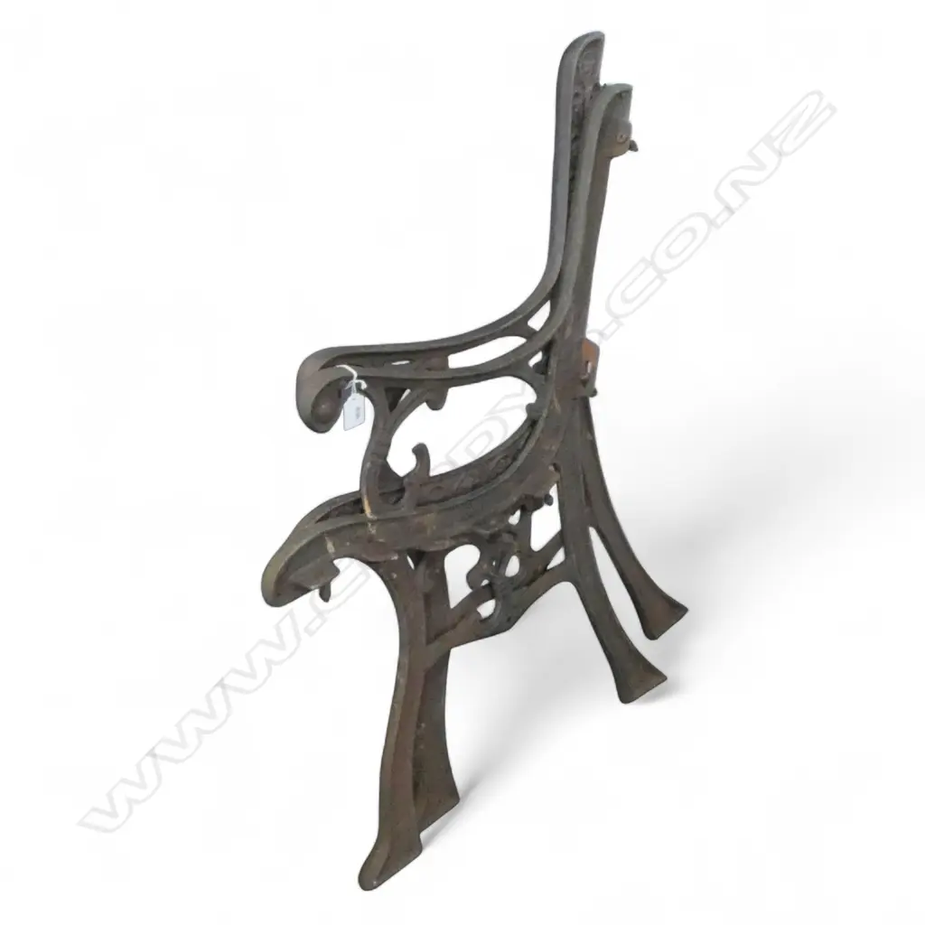 PR CAST IRON BENCH ENDS H.745mm Image 1++
