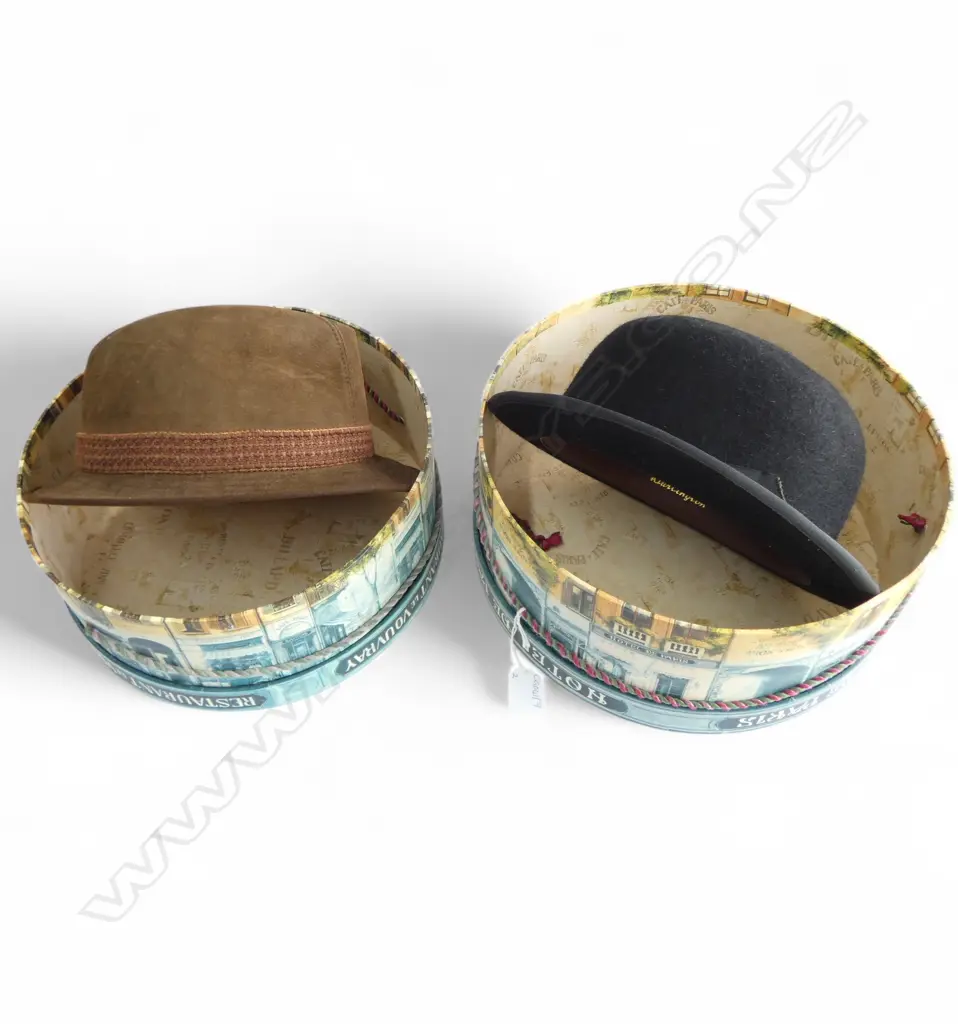 2 HATS IN HAT BOXES; LEATHER & ENGLISH BOWLER Image 1++