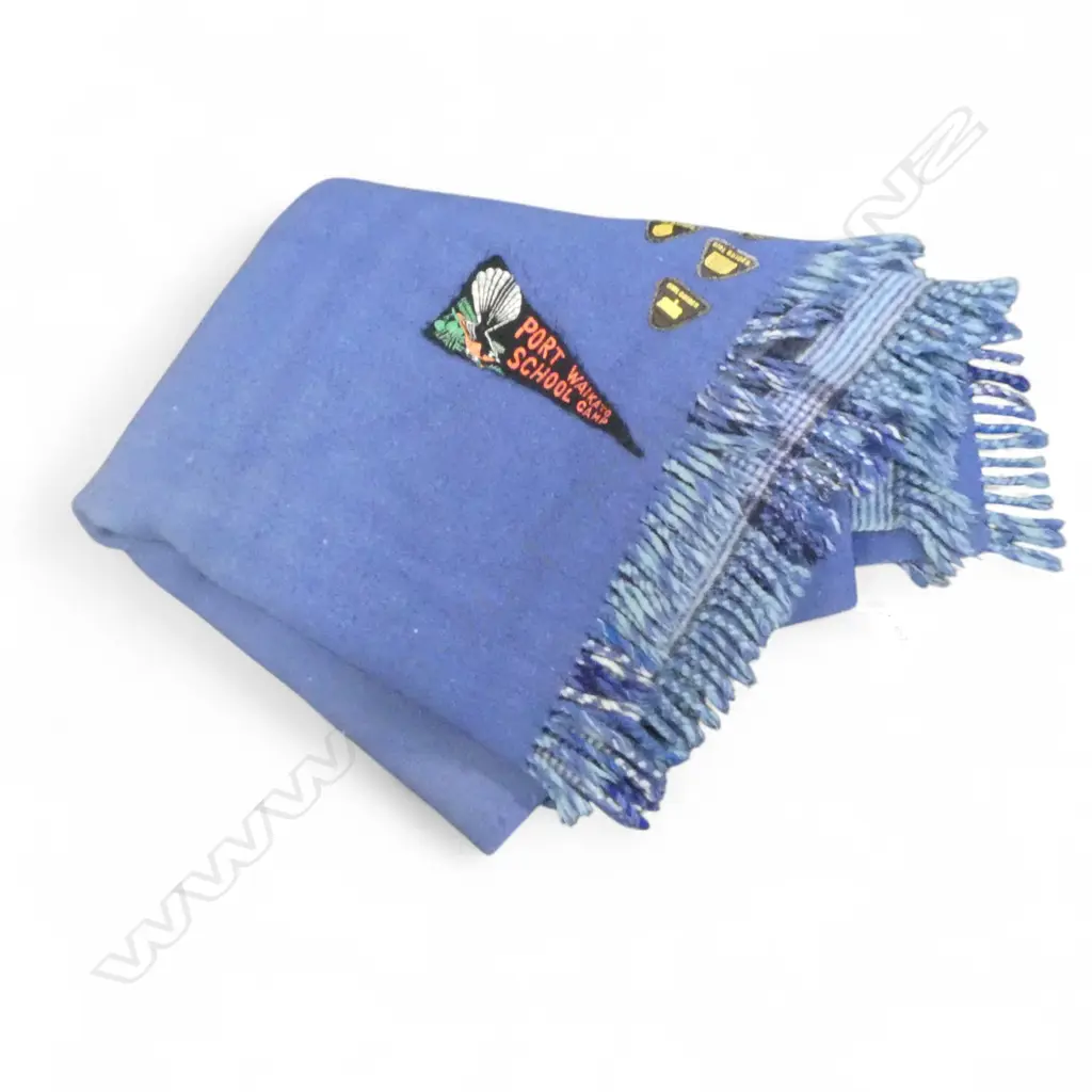 BLUE TARTAN ALL WOOL BLANKET BY ONEHUNGA MILLS w. GIRL GUIDE BADGES Image 1++