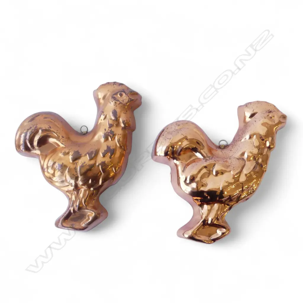 2 COPPER ROOSTER FOOD MOULDS H.290mm Image 1++