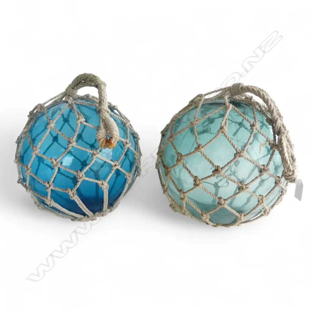 2 GLASS FISHING FLOATS w. NETTING 250mm dia Image 1++
