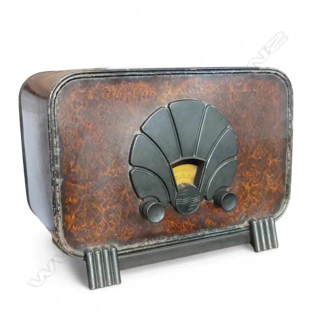 PHILLIPS 820A 1931-1932 RARE VALVE RADIO apparently only made for 1 year Ex. Dutch immigrant family Image 1++
