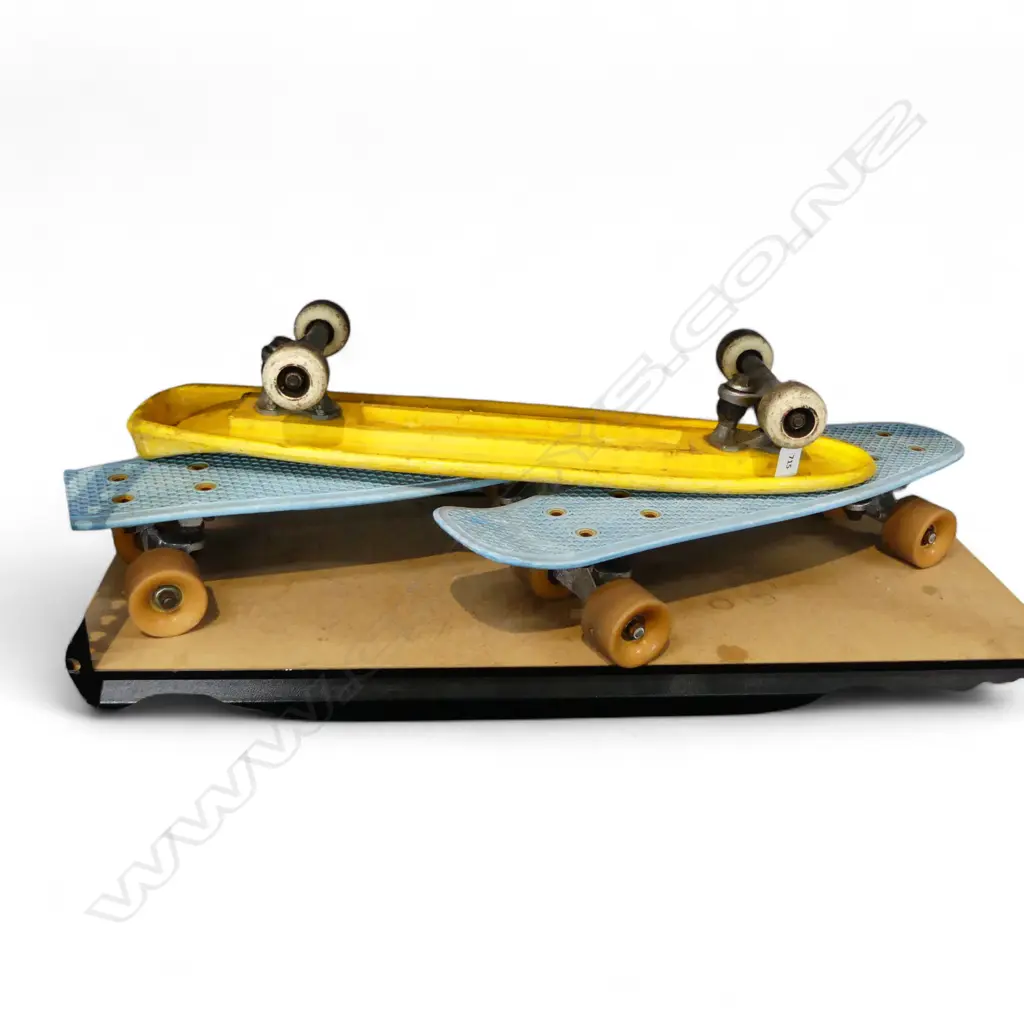 3 PLASTIC SKATEBOARDS L.645mm Image 1++