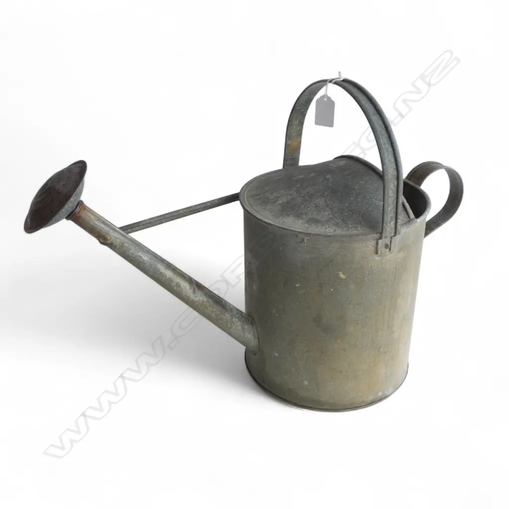 VINTAGE METAL WATERING CAN H.375mm Image 1++