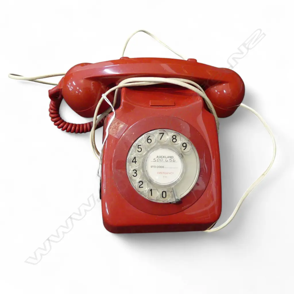 VINTAGE RED TELEPHONE  Image 1++