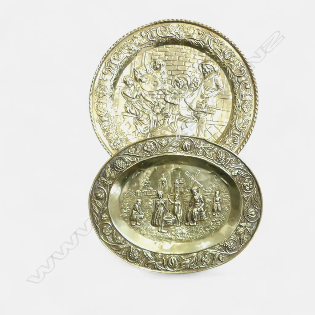 2 BRASS TRAYS; OVAL & ROUND 420mm dia Image 1++