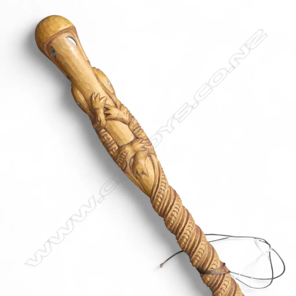 CARVED MAORI WALKING STICK, WITH LIZARD Image 1++