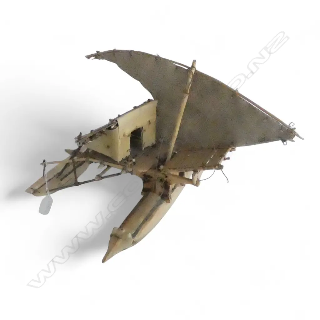MODEL CANOE, SANTA CRUZ, SOLOMON ISLANDS Image 1++