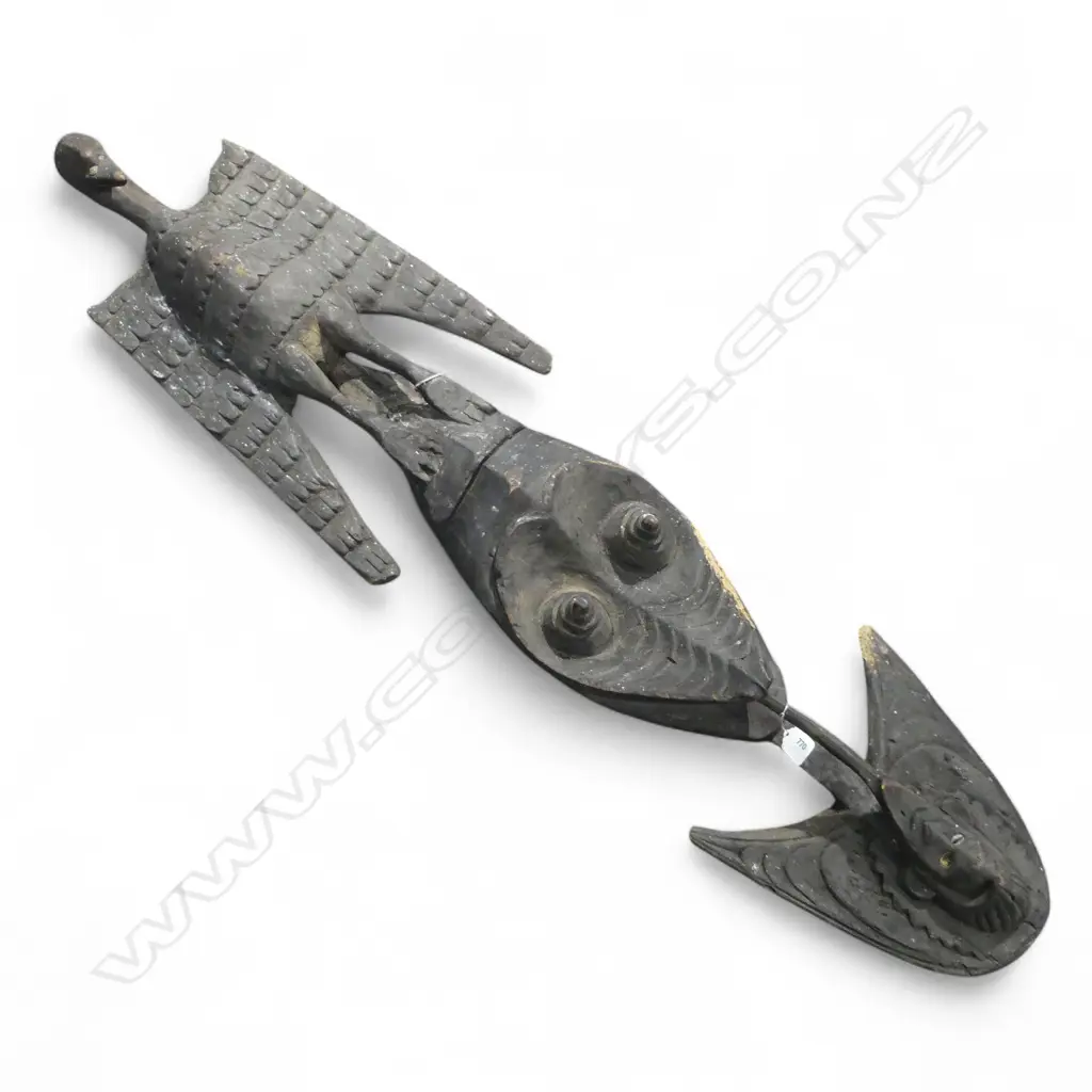 ANCESTRAL TOTEM, PAPUA NEW GUINEA. Image 1++