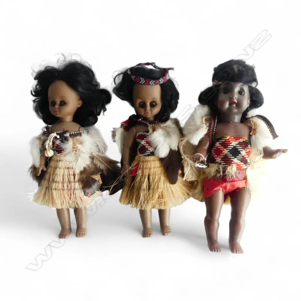 3 VINTAGE MAORI DOLLS; PR + 1 L.320mm Image 1++