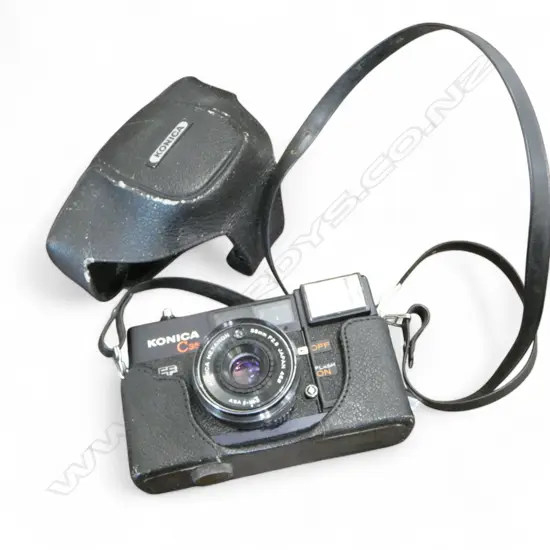 CASED KONICA C35 CAMERA