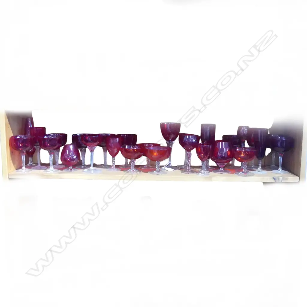 RED ART GLASS Image 1++