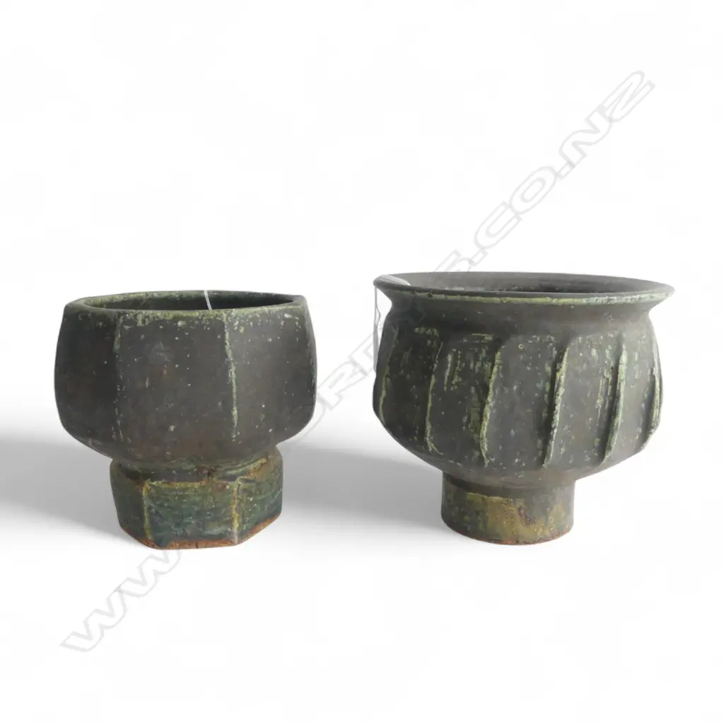 2 WILF WRIGHT POTTERY PEDESTAL BOWLS one with chip. Dark green glaze. Impressed mark to ea. Lgest Dia.205mm Image 1++