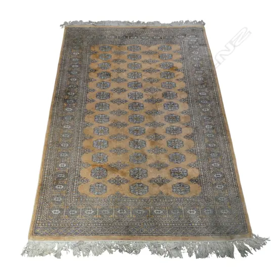 HAND KNOTTED WOOL PILE RUG 1820x1260mm