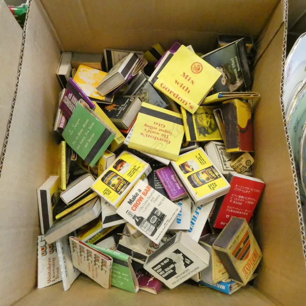 ASST. VINTAGE ADVERTISING MATCH STICKS Image 1++