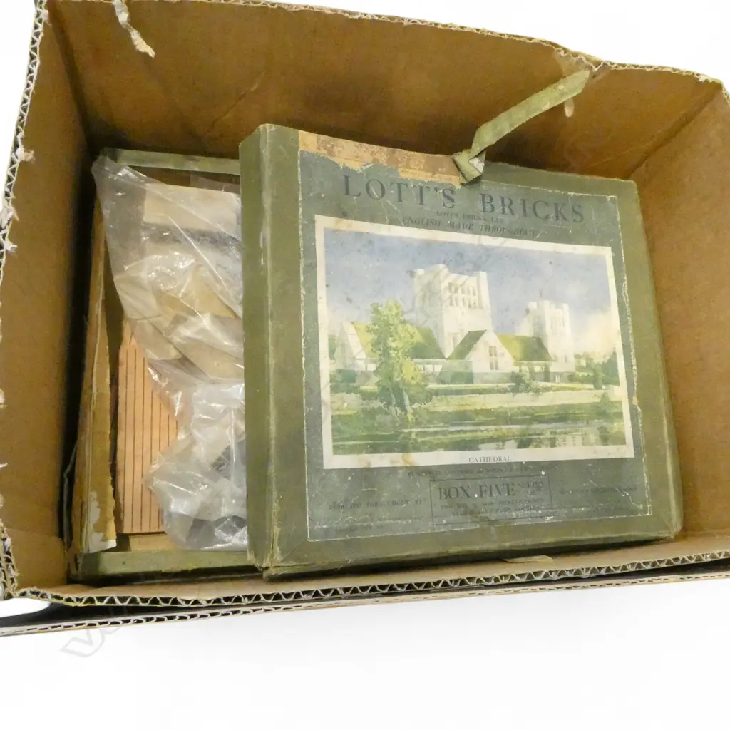 VINTAGE LOTT'S BRICKS PART BOXED SET, BOX 5 SERIES "B", DESIGNED by ARNOLD MITCHELL Image 1++
