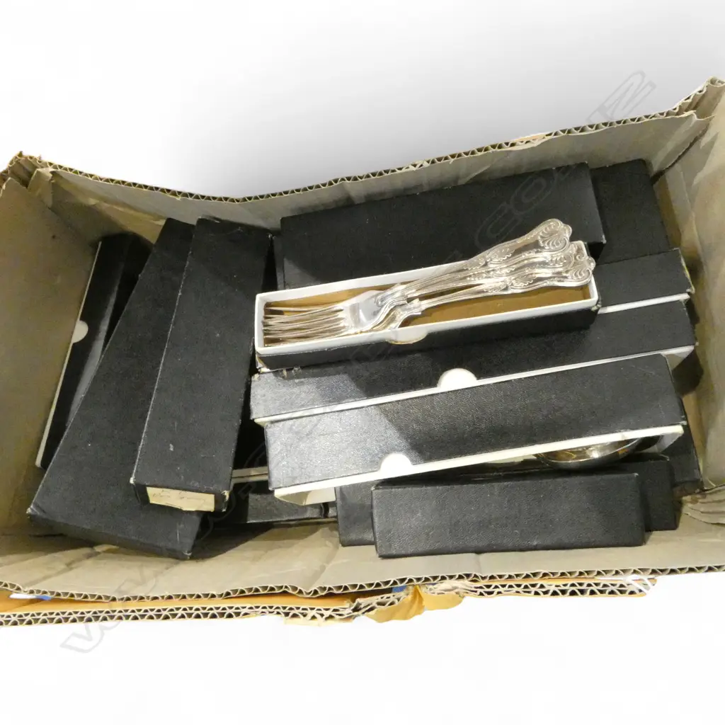 WEBBER & HILL KINGS PATTERN EP CUTLERY, BOXED Image 1++
