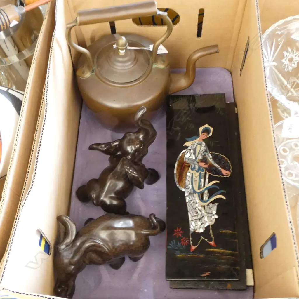 3 ITEMS; COPPER KETTLE H.260mm, 2 CERAMIC ELEPANTS, 3 ORIENTAL LACQUER PANELS 350x115mm Image 1++