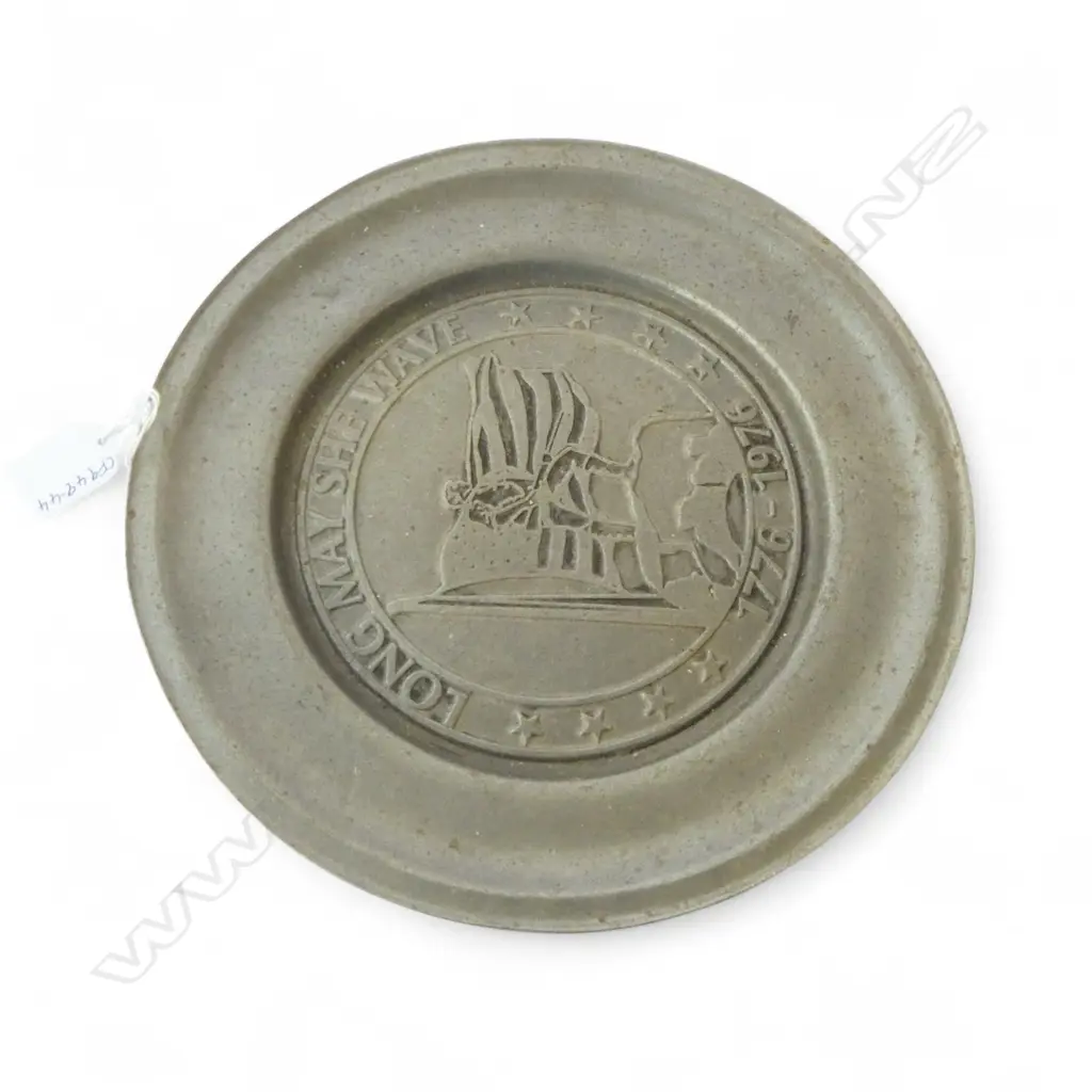 PEWTER PLATE, 'LONG MAY SHE WAVE 1776-1976' AMERICAN COM. PLATE Dia.265mm Image 1++