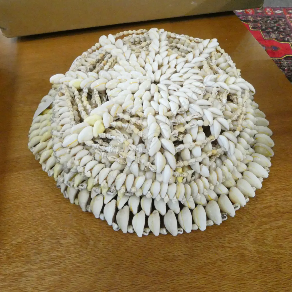 6 THREADED COWRIE SHELL CIRCULAR PLACE MATS Image 1++