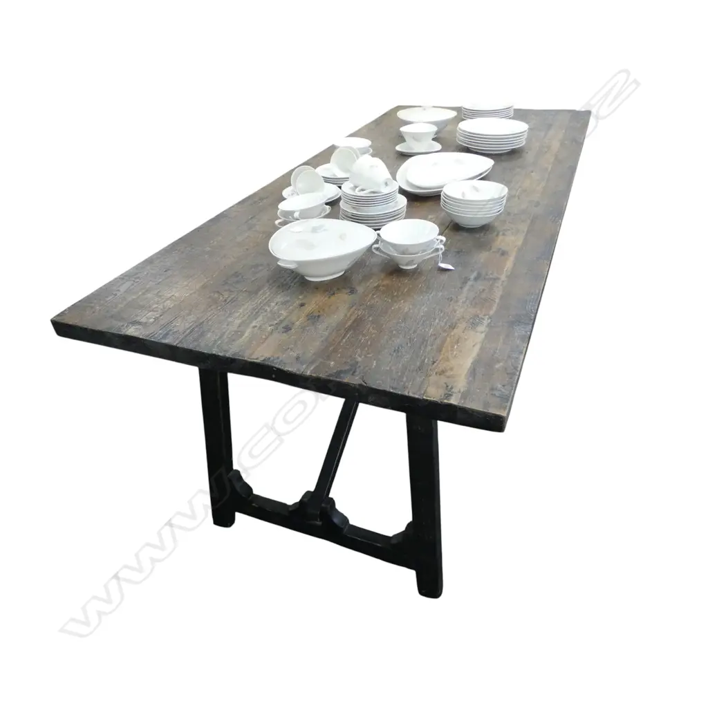 RUSTIC PLANK TOP TRESTLE TABLE 2200x910x765mm legs do fold Image 1++