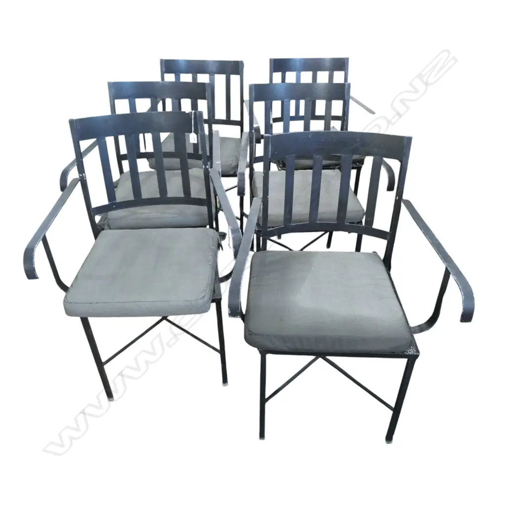 6 BLACK METAL OUTDOOR DINING CHAIRS Image 1++
