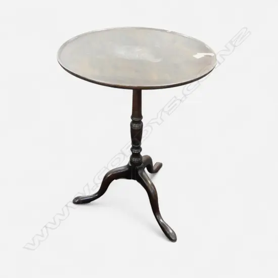 GEORGIAN MAHOGANY TILT TOP WINE TABLE 545mm dia H.730mm minor fault