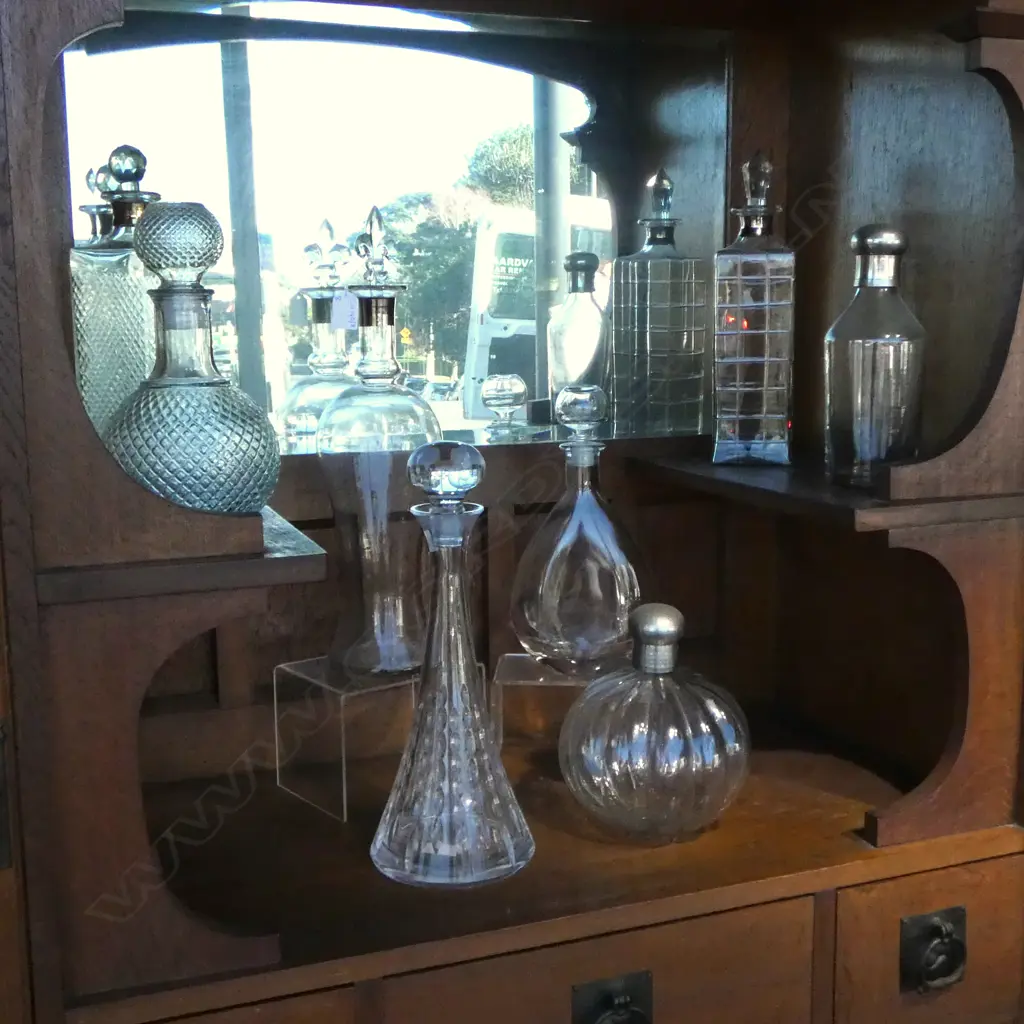 8 ASST. CRYSTAL DECANTERS H.445mm Image 1++