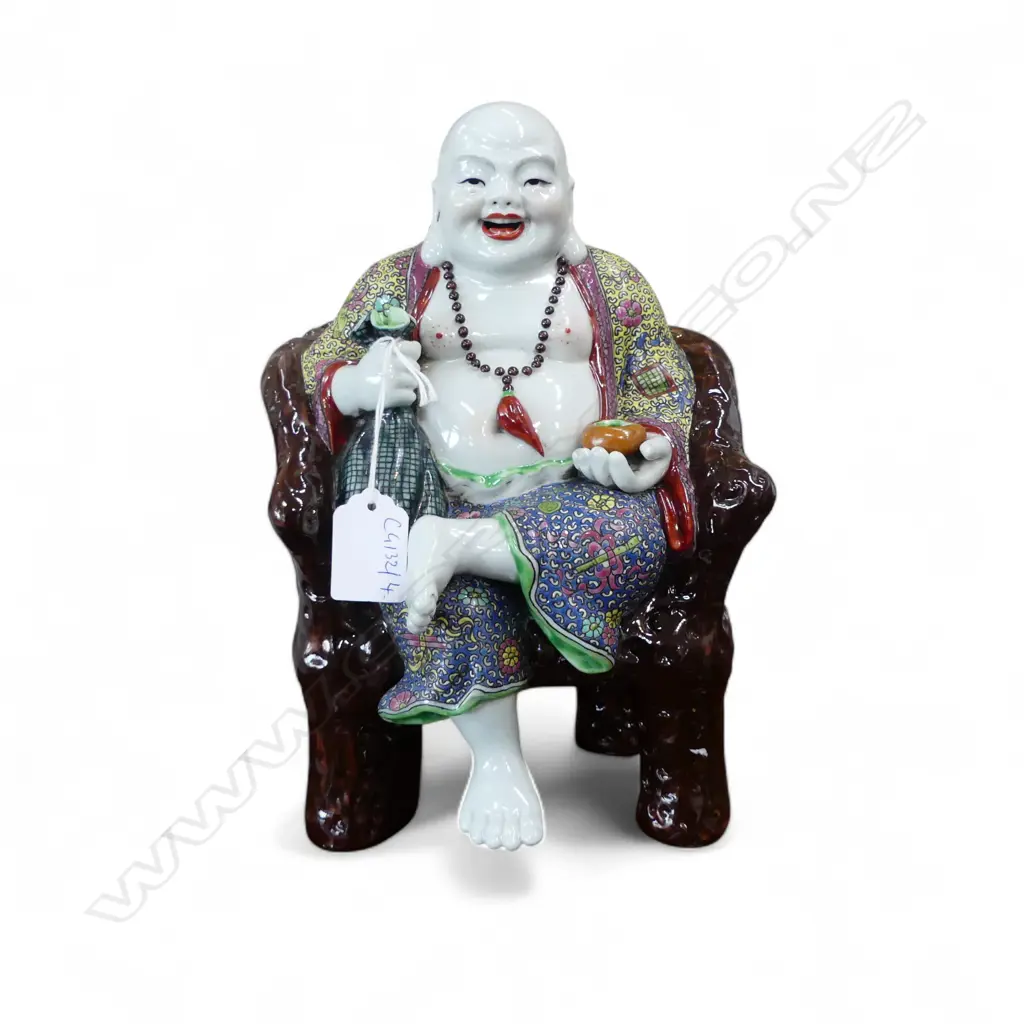 CHINESE BUDDHA ON CHAIR H.255mm Image 1++