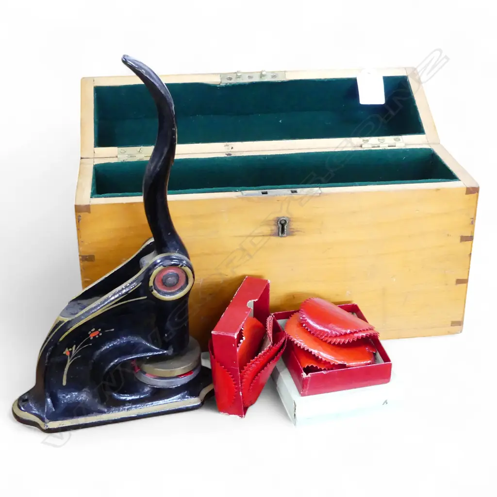 CHRISTOPHER JAMES PARR ROTARY PUBLIC PRESS SEAL STAMP w. RED PAPER & WOODEN BOX 315x100x200mm no key Image 1++