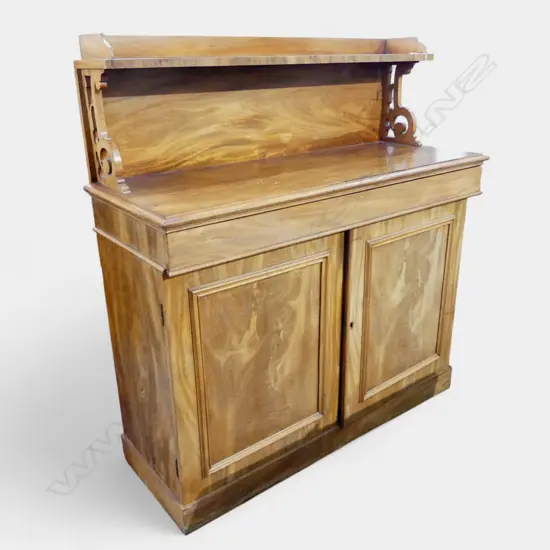 WILLIAM IV c1840 MAHOGANY SMALL SIDEBOARD pleasantly faded w key 1240 x 475 x1330mm