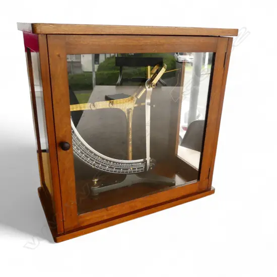 WOOL SCALE BY JAMES HEAL & CO LTD, HALIFAX ENGLAND IN MAOGANY DISPLAY CASE  505x250x495mm