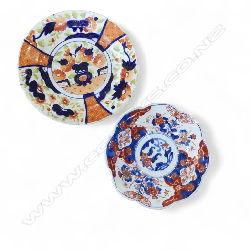 2 IMARI PLATES 220mm Image 1++