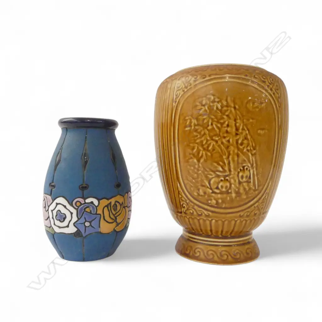 2 VASES; AMPHORA H.175mm & CHINESE H.240mm Image 1++