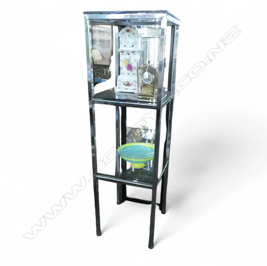 3 TEIR CHROME & TINTED GLASS DISPLAY STAND H1540 L460MM Image 1++