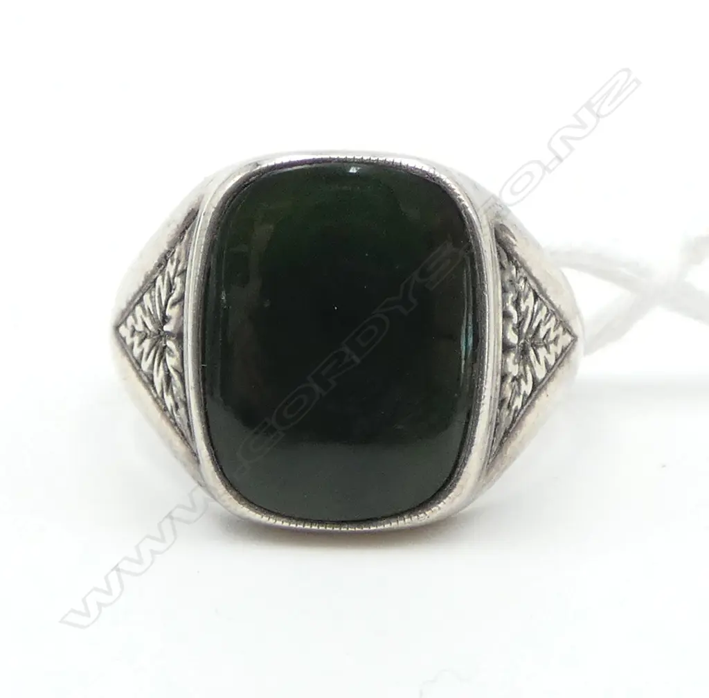 VINTAGE SILVER POUNAMU GENT'S SIGNET TYPE RING SIZE X Image 1++