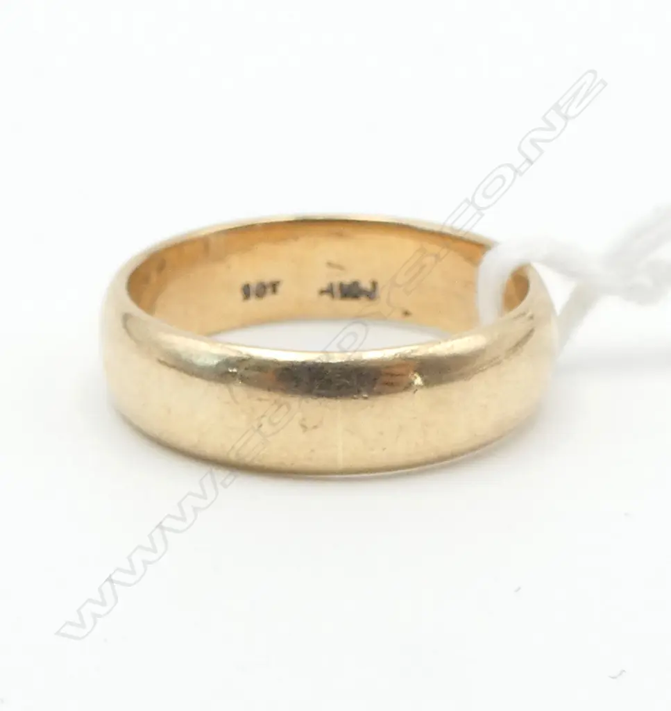 9ct GOLD WEDDER 4.80gms SIZE P Image 1++