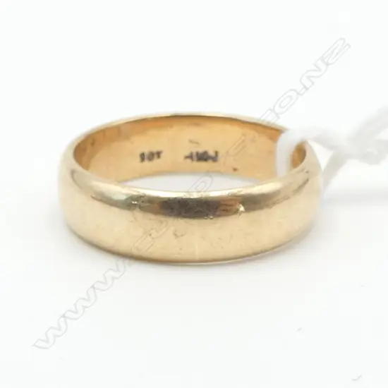 9ct GOLD WEDDER 4.80gms SIZE P