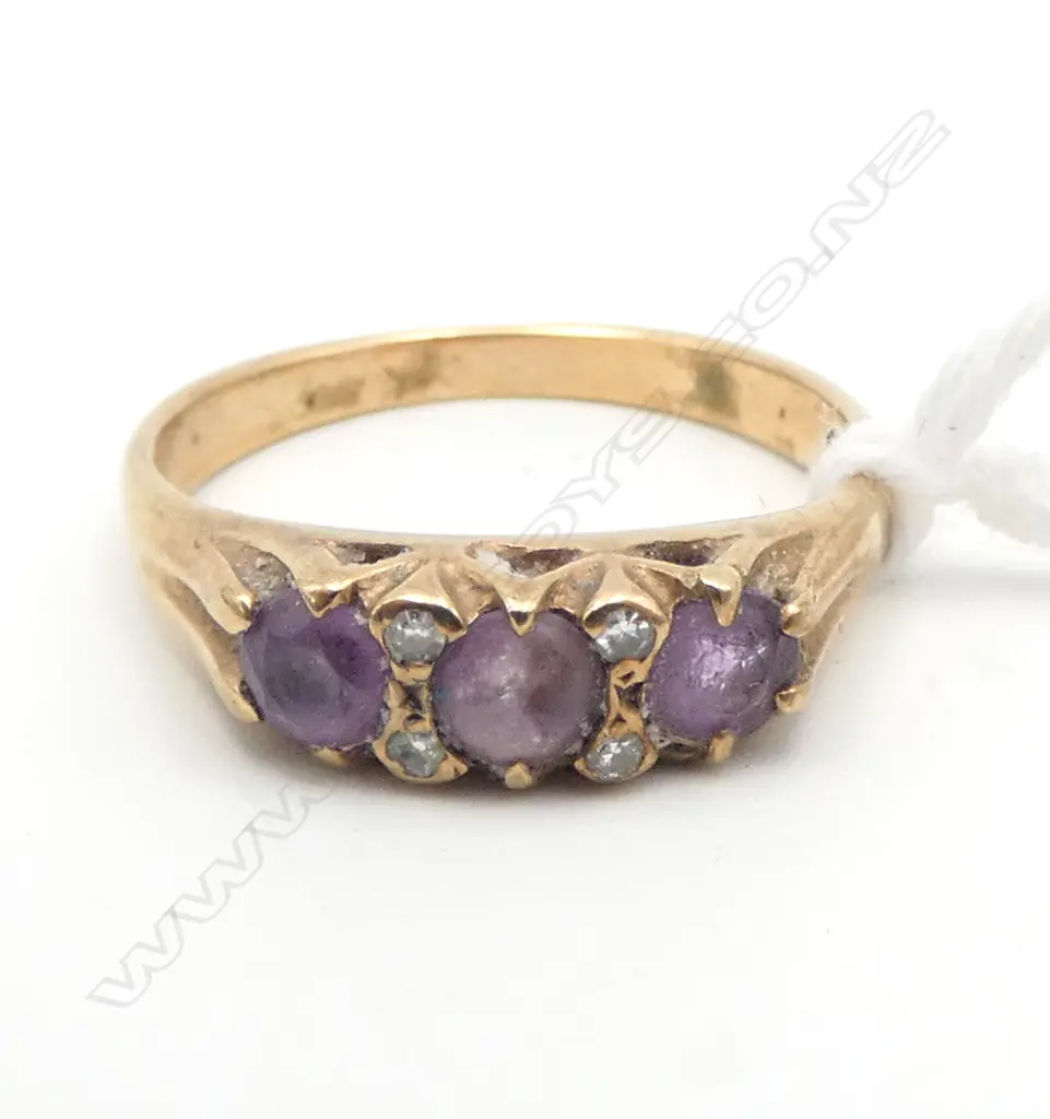 9ct GOLD 3 AMETHYST & SMALL DIAMOND RING 2.3gms ring SIZE L Image 1++
