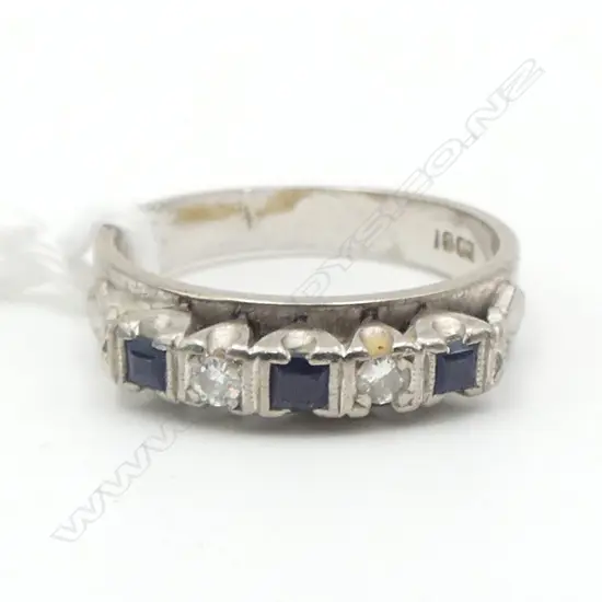 18ct W/GOLD, SAPPHIRE & DIAMOND RING 5.33gms SIZE O
