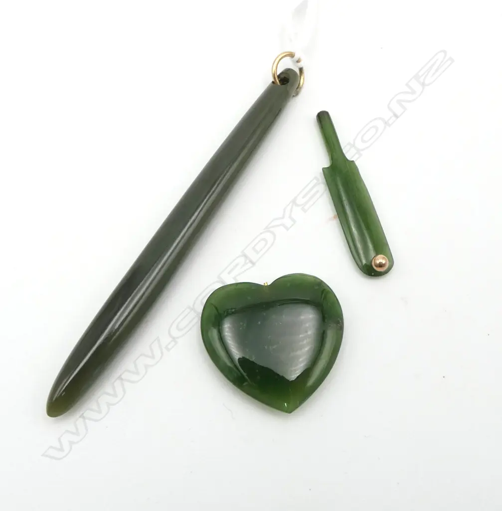 GREENSTONE PENDANT, HEART & CRICKET BAT with small 9ct BALL Image 1++
