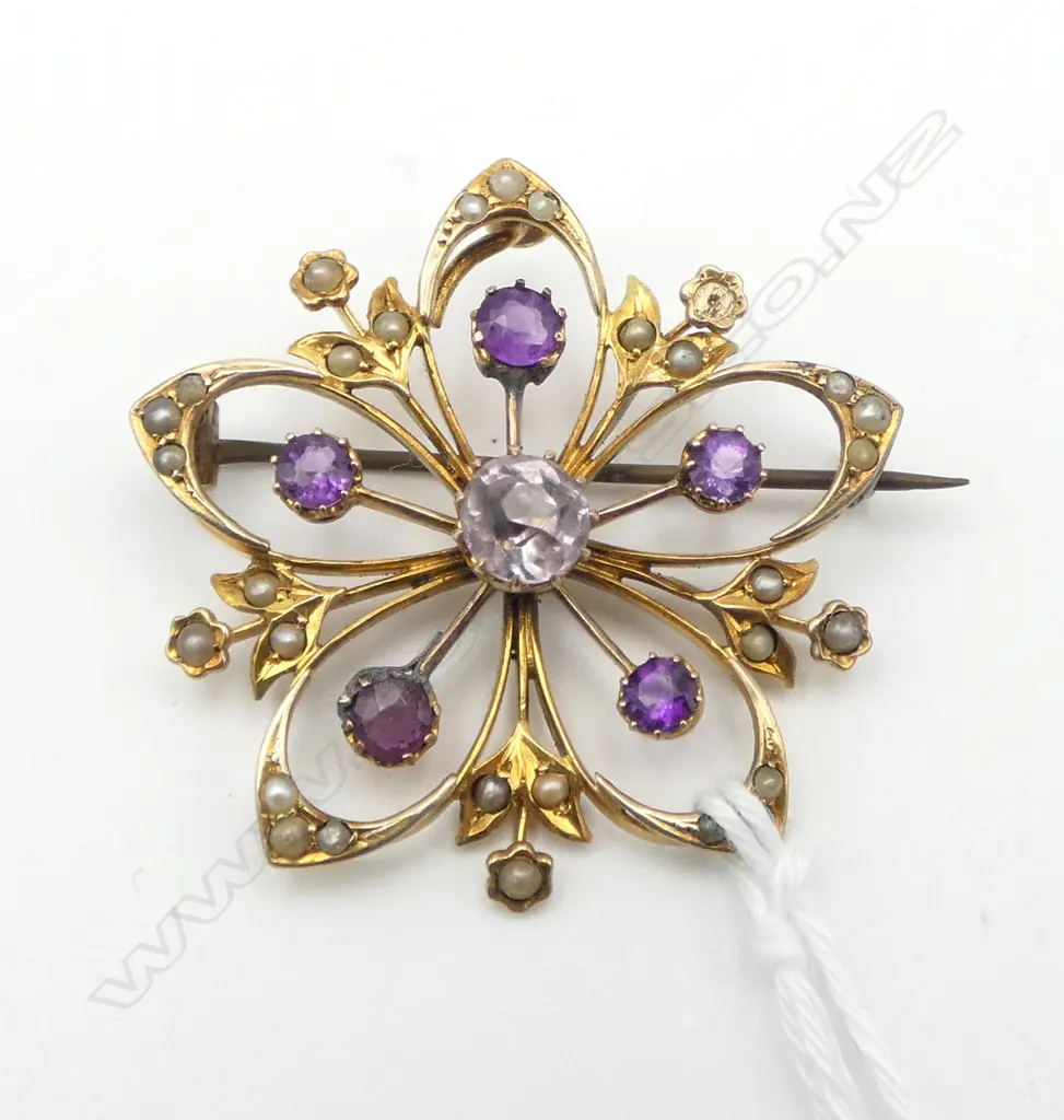 EDWARDIAN 9ct AMETHYST & SEED PEARL BROOCH PENDANT 5.6gms 35mm dia Image 1++