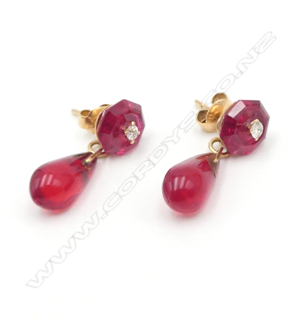 PR 16ct GOLD, DIAMOND & RED STONE DROP EARRINGS Image 1++