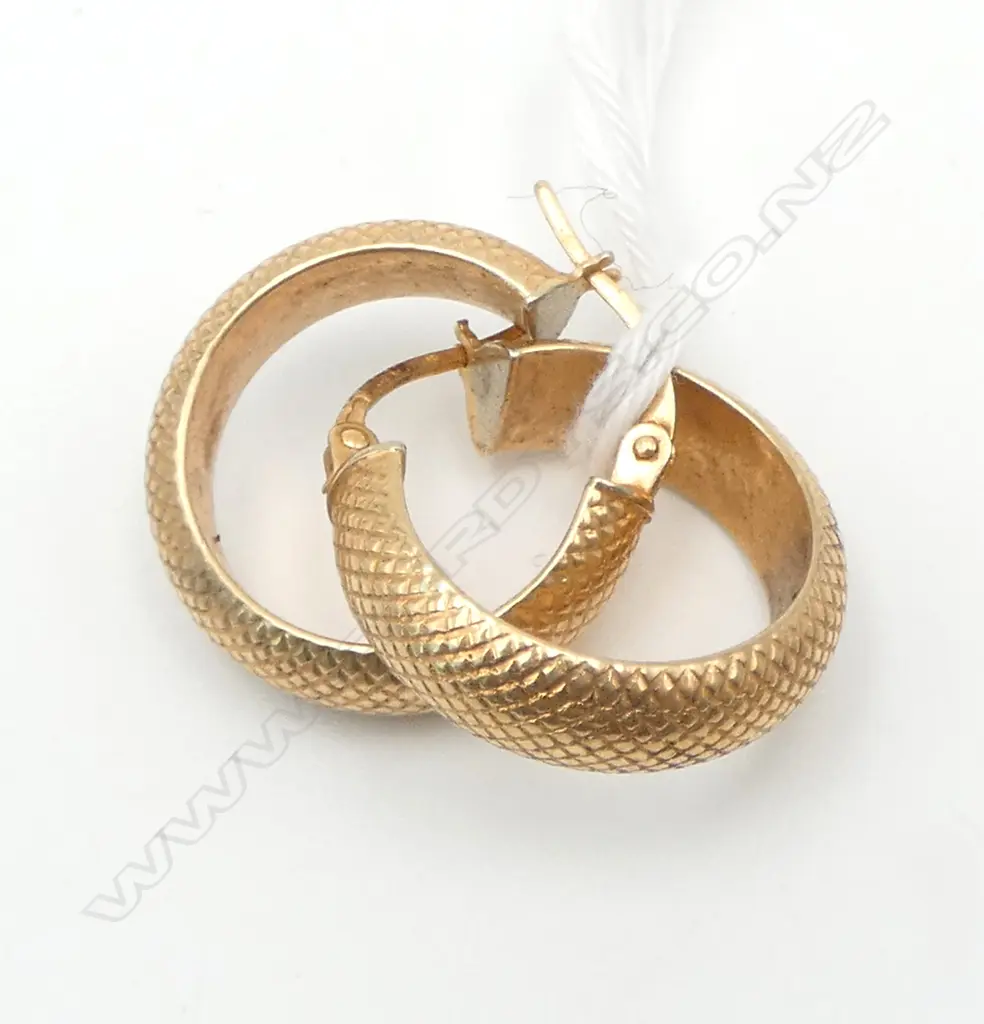 PR 9ct ROSE GOLD HOOP EARRINGS fine diamond pattern. 2.8gms Image 1++